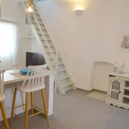 Сasa de vacaciones Aelia House Plaka *